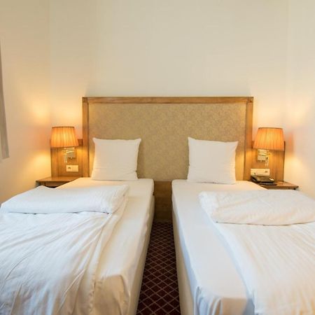 Hotel The Lord Γάνδη Εξωτερικό φωτογραφία
