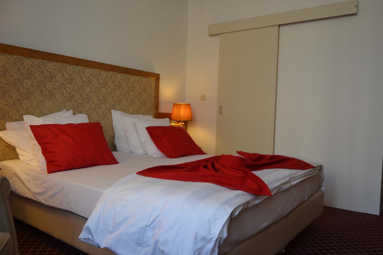 Hotel The Lord Γάνδη Εξωτερικό φωτογραφία