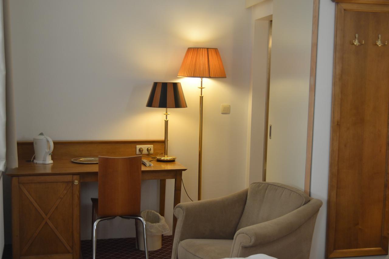 Hotel The Lord Γάνδη Εξωτερικό φωτογραφία