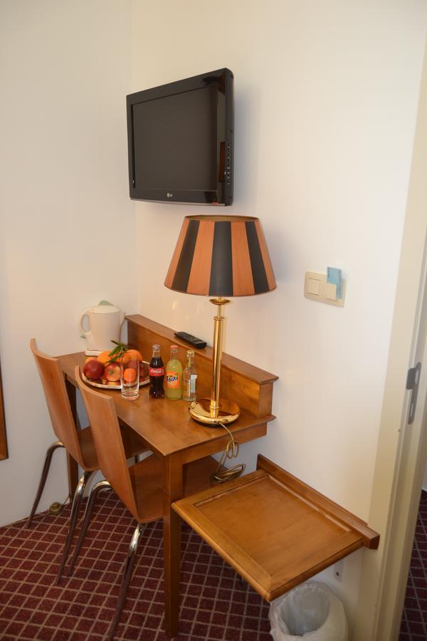 Hotel The Lord Γάνδη Εξωτερικό φωτογραφία