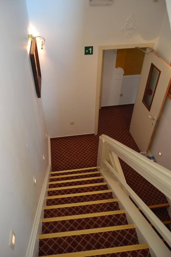 Hotel The Lord Γάνδη Εξωτερικό φωτογραφία