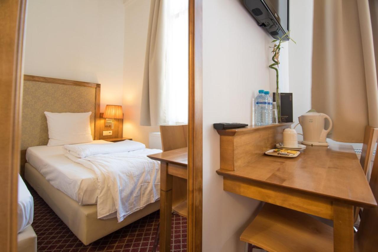Hotel The Lord Γάνδη Εξωτερικό φωτογραφία