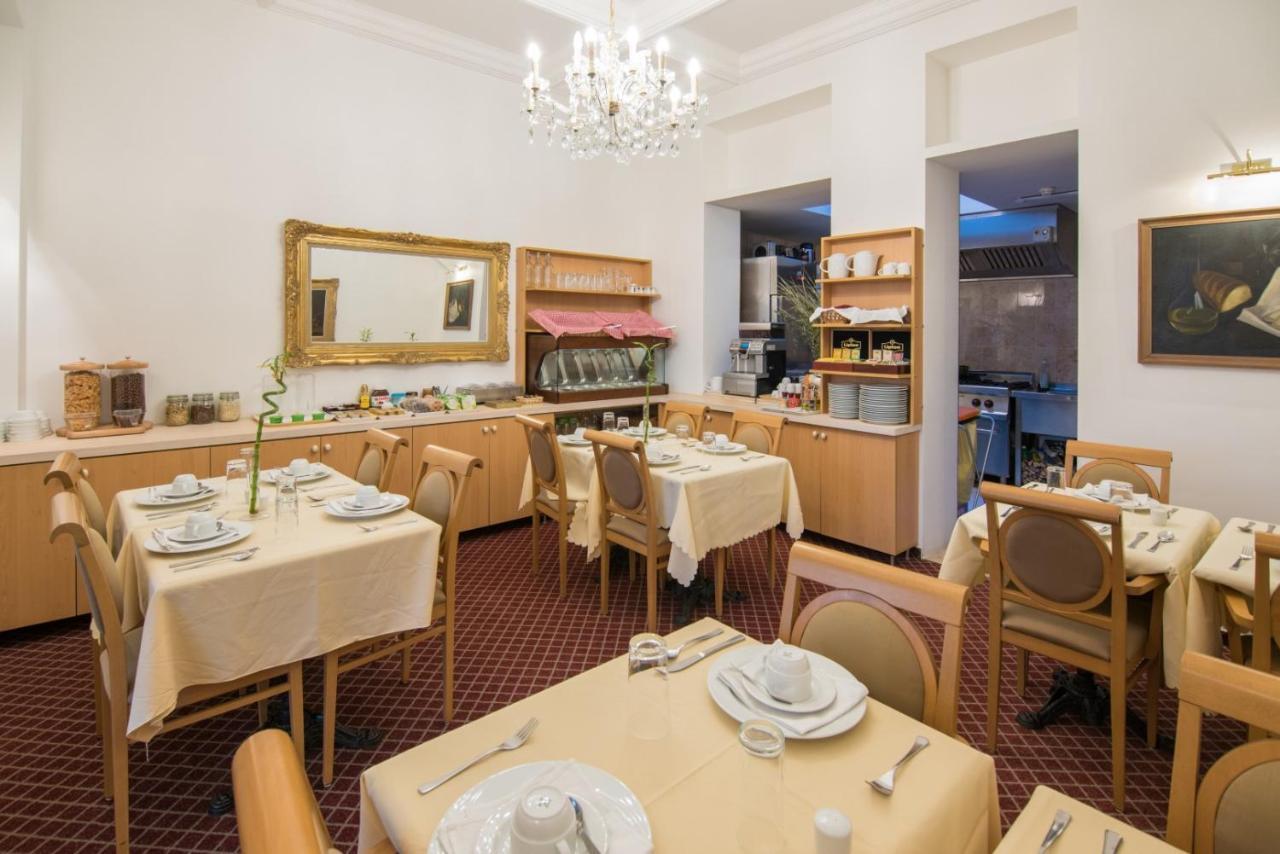 Hotel The Lord Γάνδη Εξωτερικό φωτογραφία