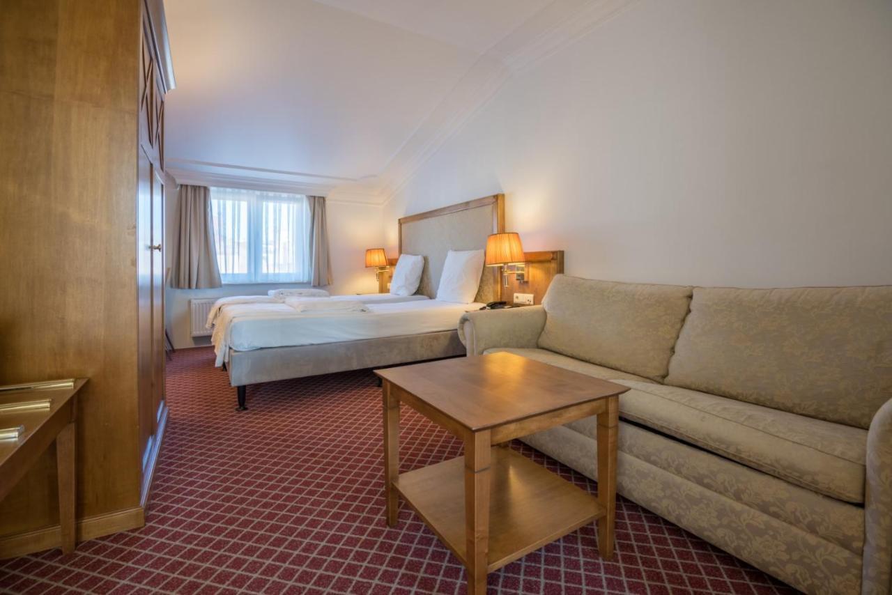Hotel The Lord Γάνδη Εξωτερικό φωτογραφία