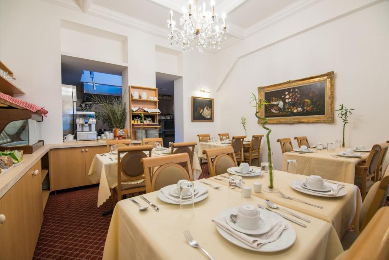 Hotel The Lord Γάνδη Εξωτερικό φωτογραφία